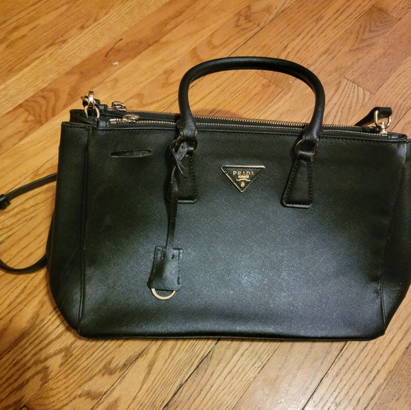 Prada for sell - Picture 5 of 8